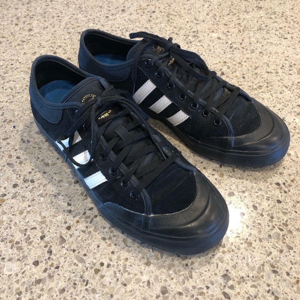 Adidas Men's Matchcourt sneakers 10.5